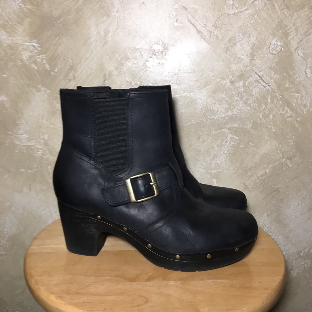 Clark’s Ankle Boots their exactly like picture.